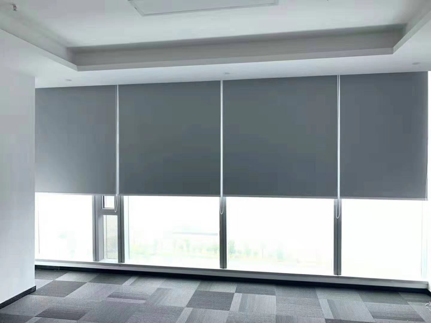 全遮光电动办公卷帘